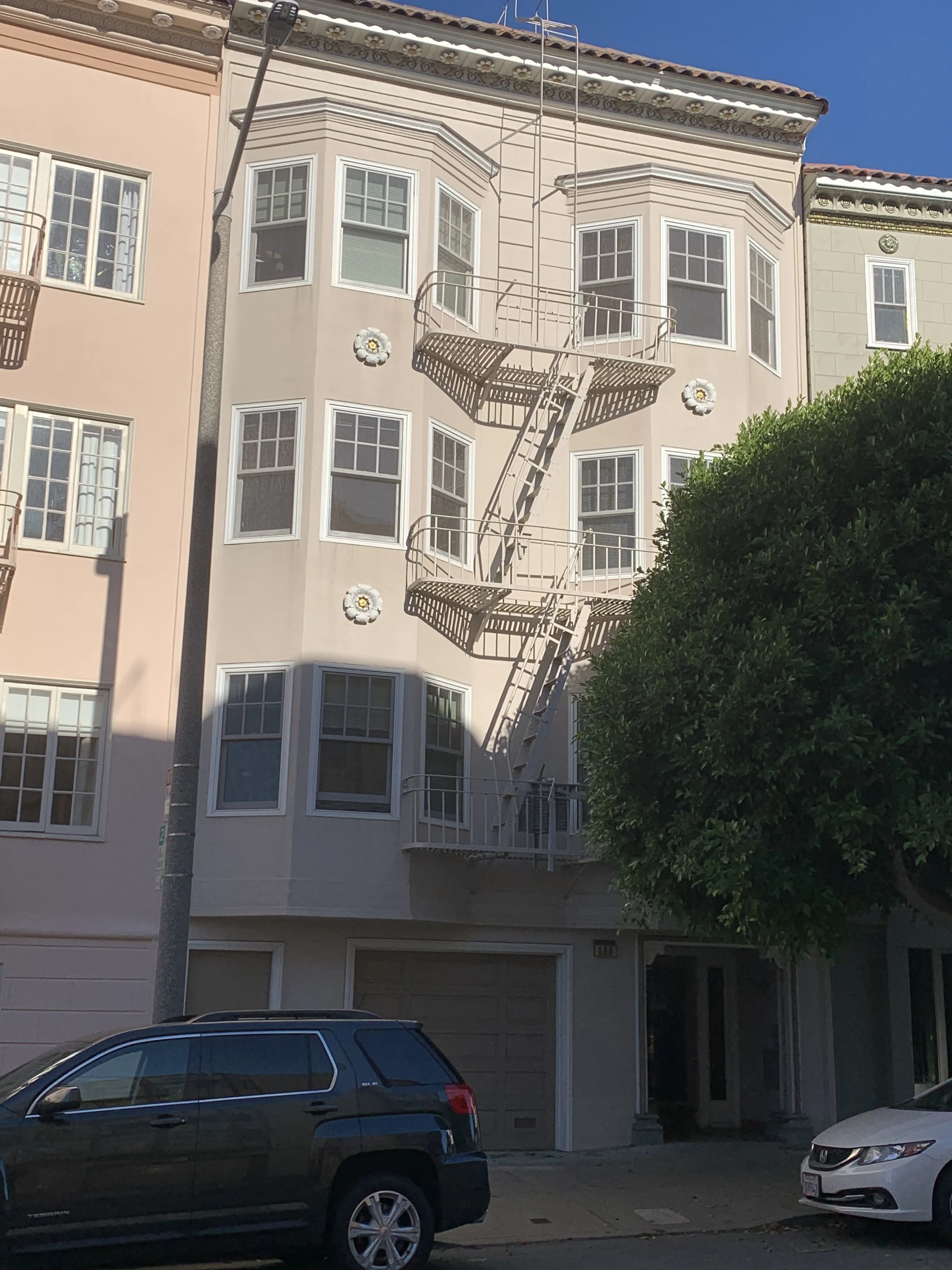0BR/1BA Apartment on Mallorca Way · San Francisco photo 2