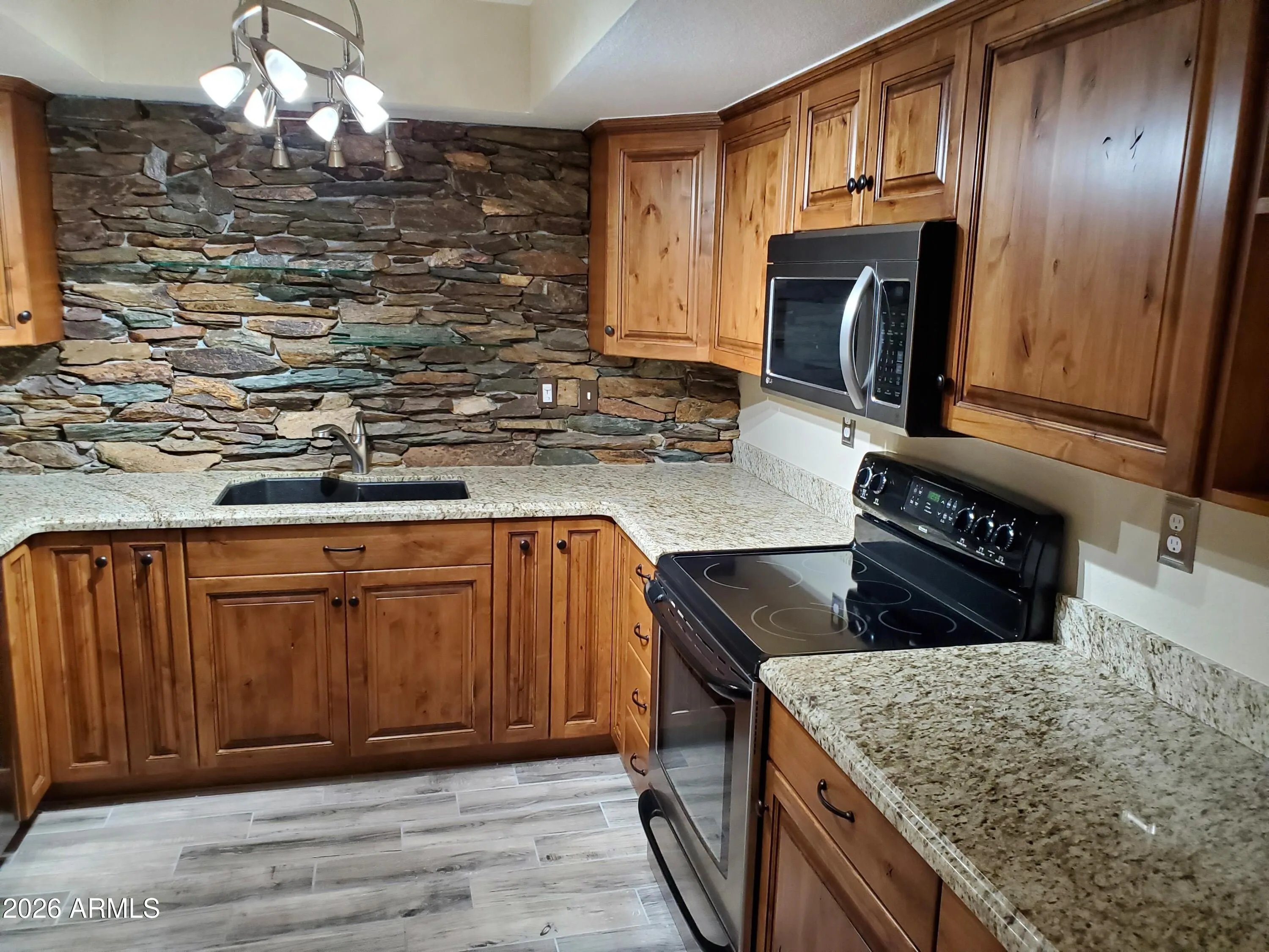 9100 E Winchcomb Dr Scottsdale, AZ 85260 photo 4