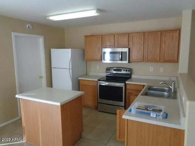 1767 E Denim Trail San Tan Valley, AZ 85143 photo 4