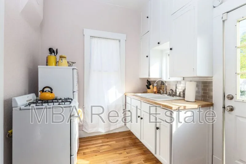 1325 W Woodland Ave Phoenix, AZ 85007 photo 5