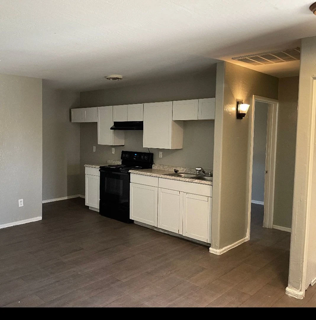1429 S 15th Ave Phoenix, AZ 85007 photo 3
