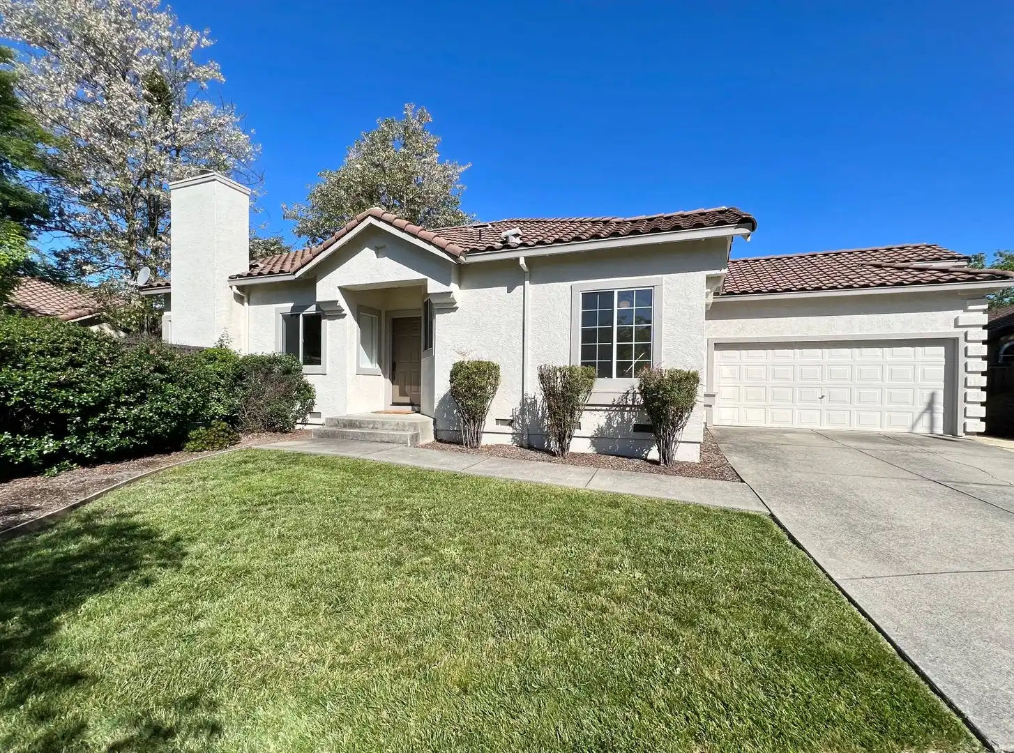 2160 Camenson St Napa, CA 94558 photo 2