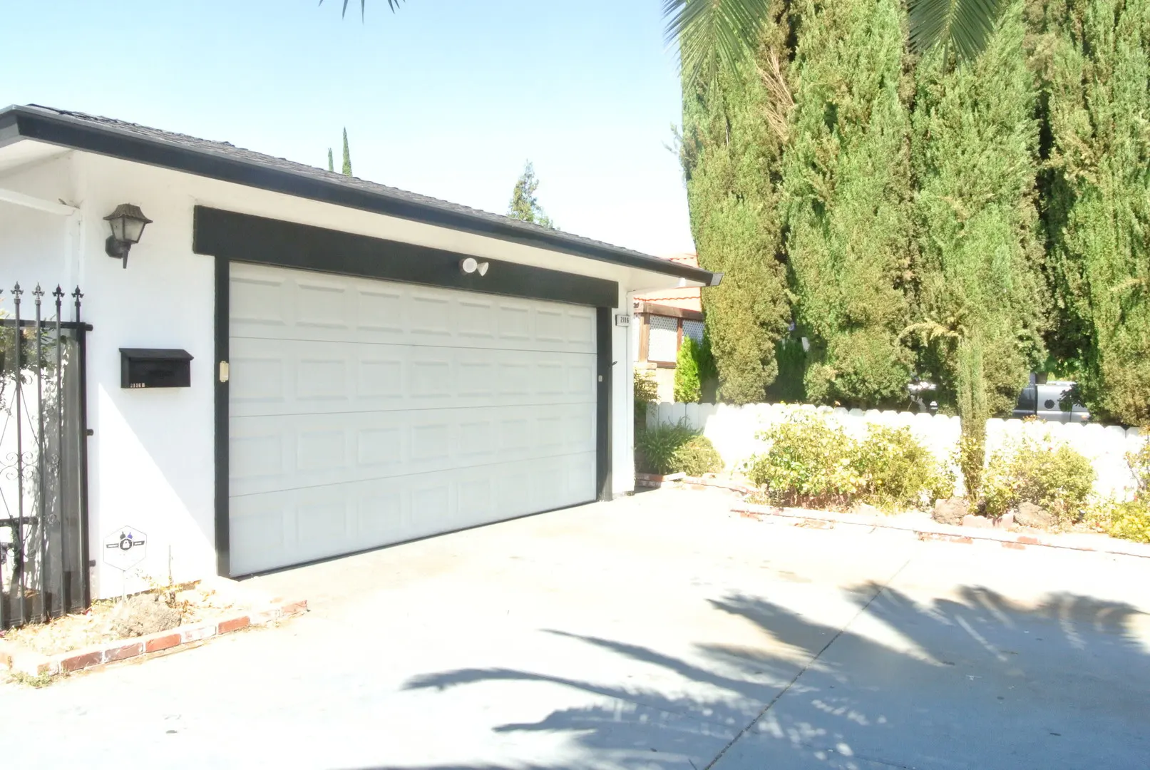 2116 Manzanita Way photo 2