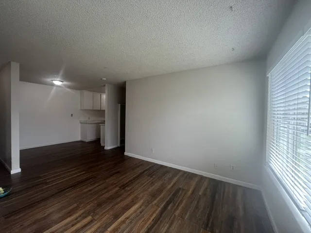 2912 N Tracy Blvd photo 4