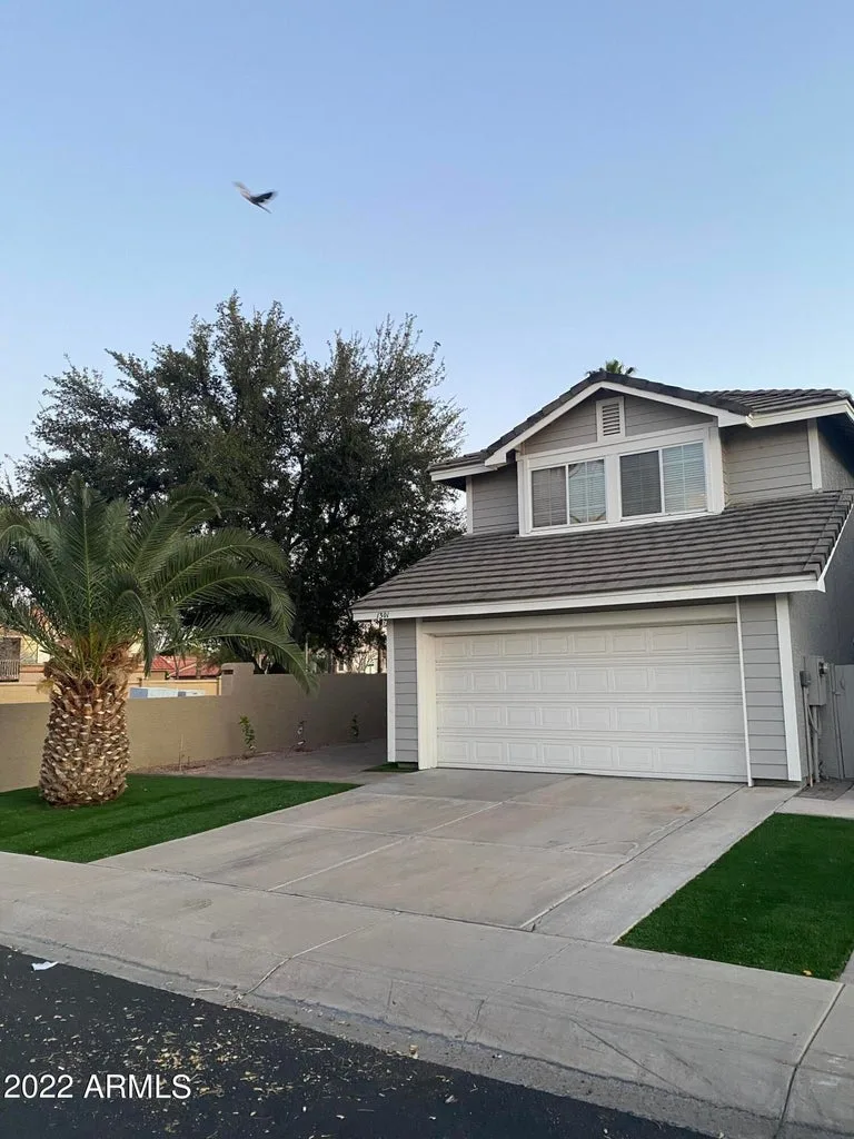 1301 W Windrift Way