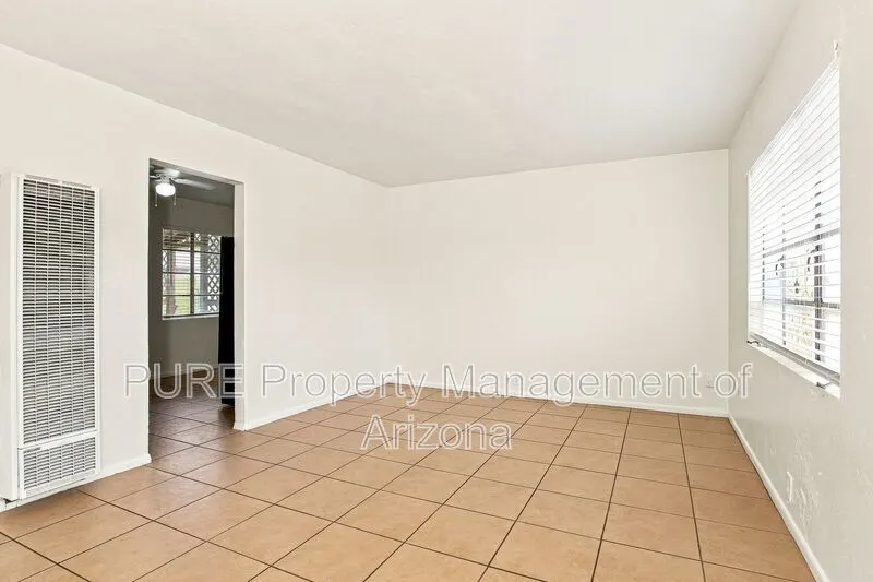 1251 E Rose Ln photo 5