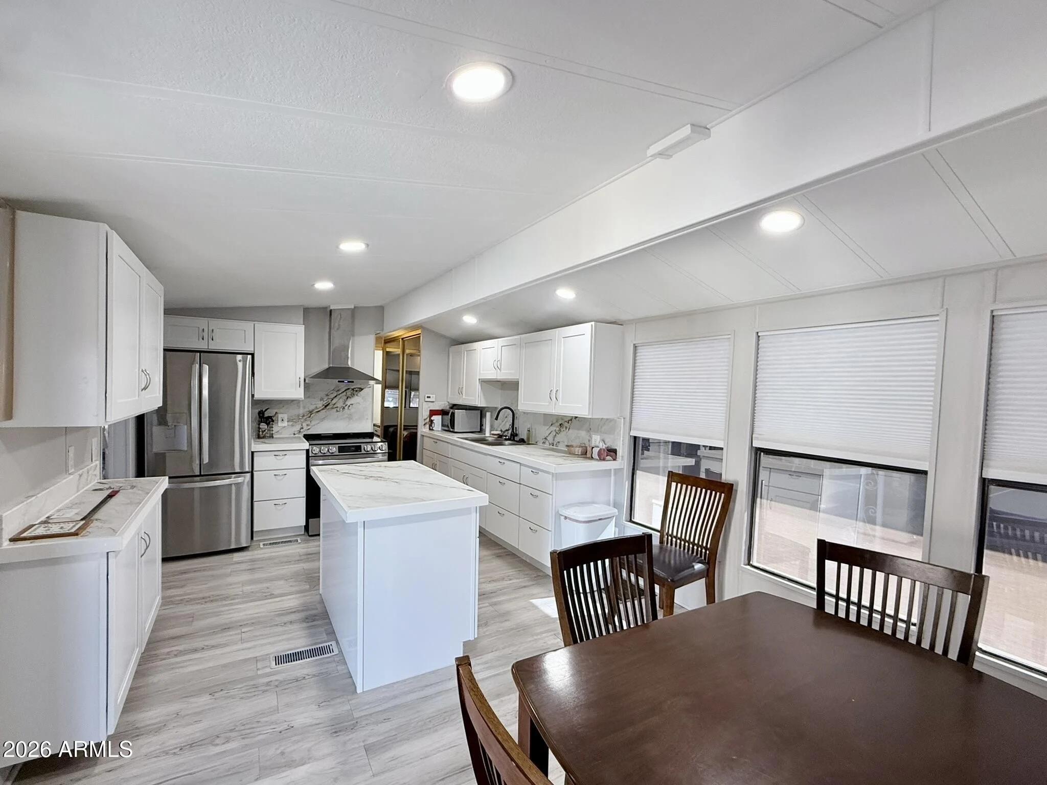 8865 E BASELINE Road photo 2