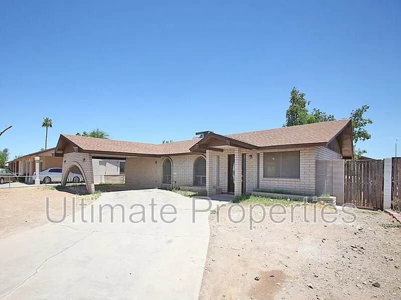 6043 North 71st Lane, Glendale, AZ 85303 photo 2