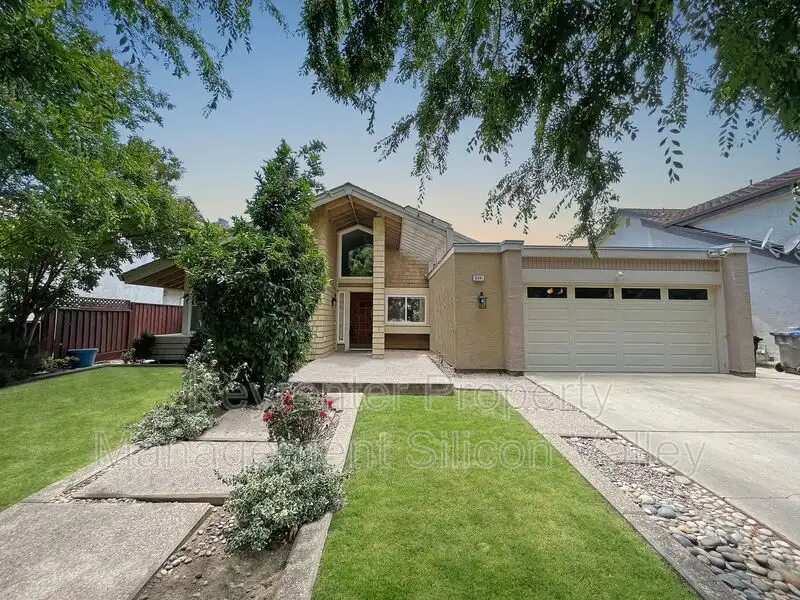 2261 Plummer Ave photo 2
