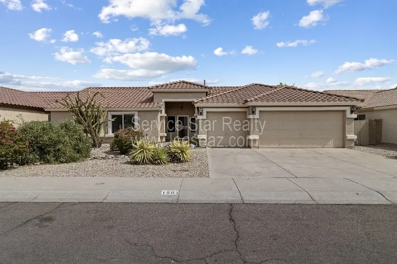 1502 E Maldonado Dr photo 3