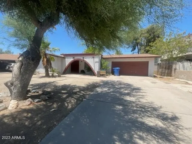 2918 W Glendale Ave photo 4