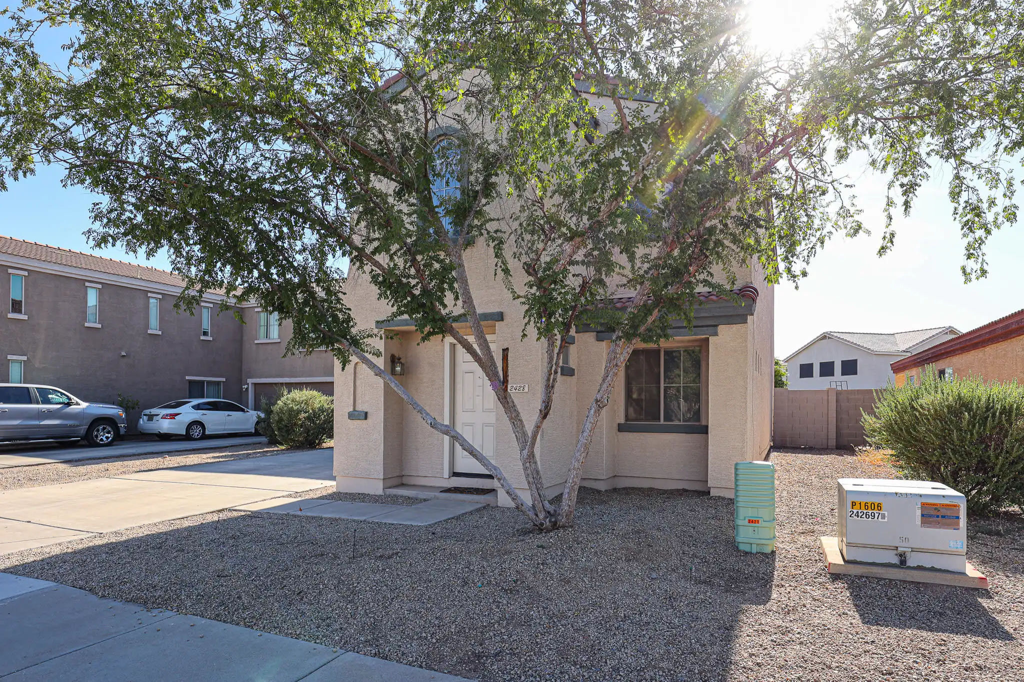 2428 S 84th Glen photo 3