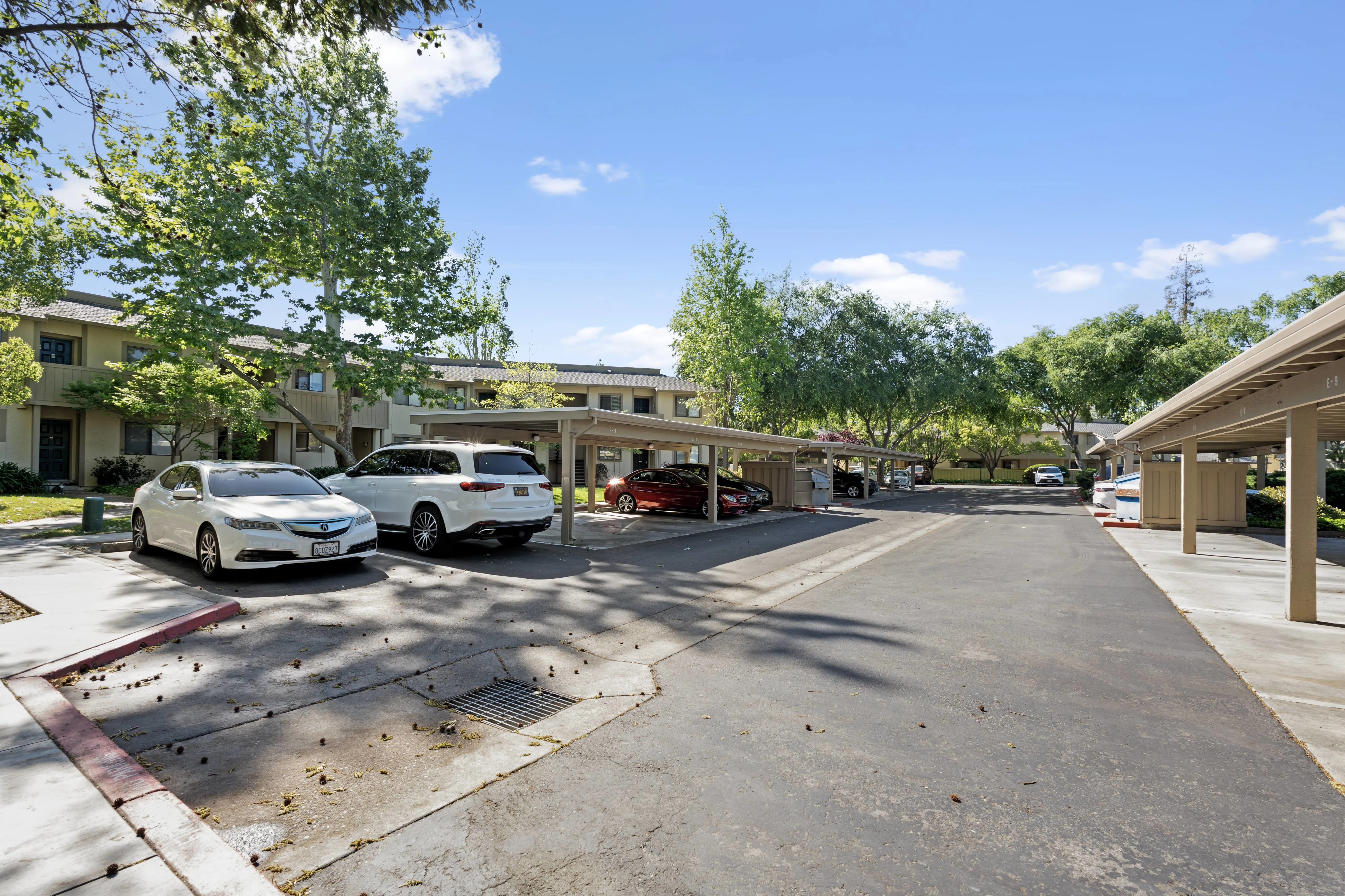 1010 N Abbott Ave photo 2