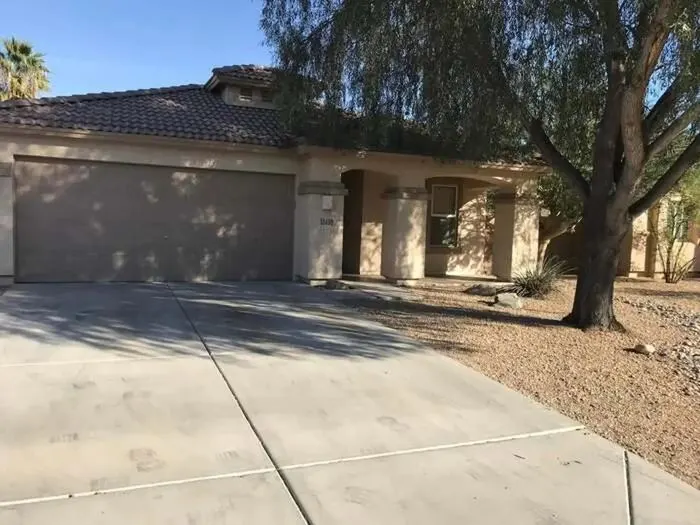 15450 W Mercer Ln photo 2
