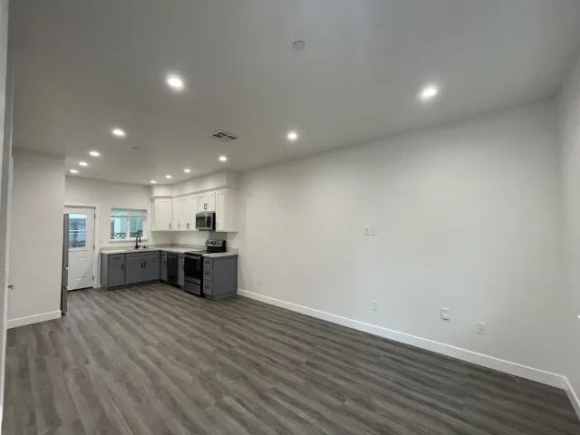 727 Hanover St, Unit B2 Rental photo 4