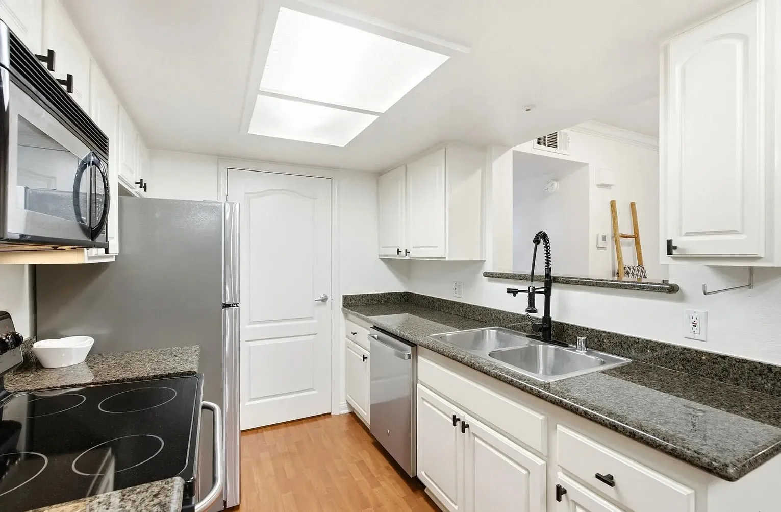12015 Alta Carmel Ct Unit 302 photo 5