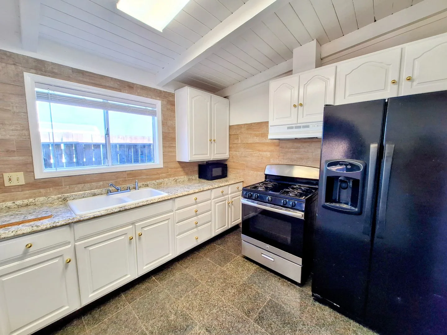 3BR/1BA Single Family House on Illinois St · Palo Alto photo 4