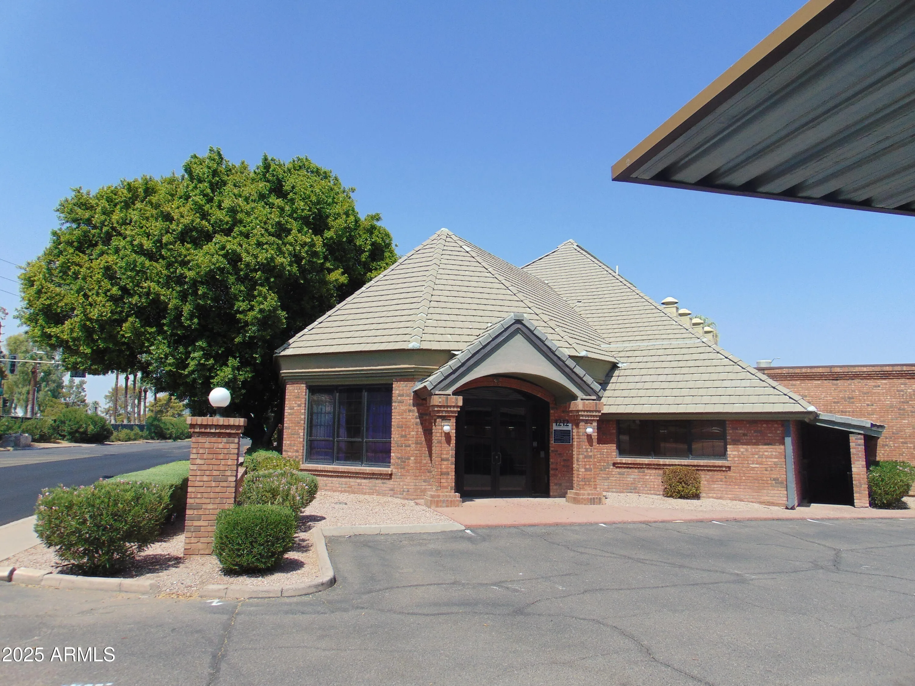 1212 E Osborn Road photo 5
