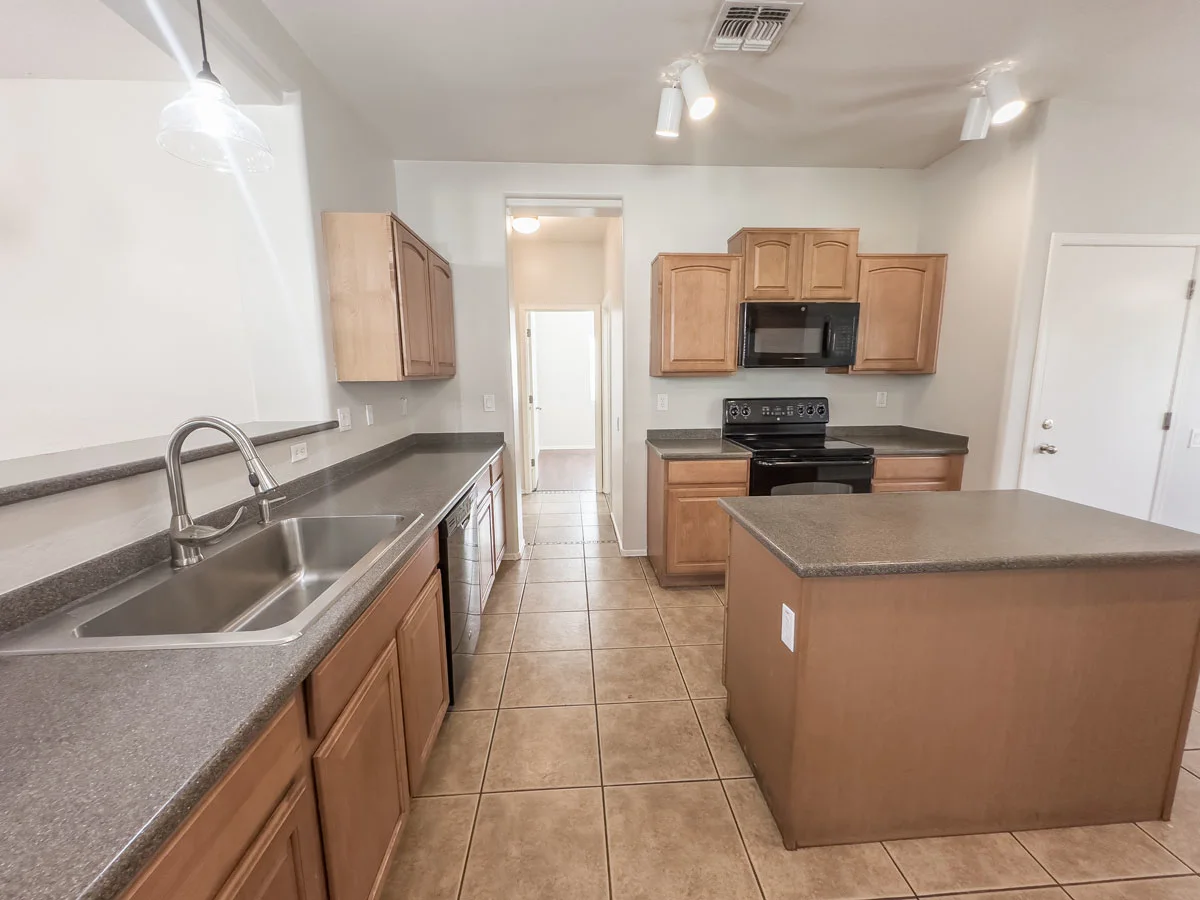 5239 W Glass Ln photo 4