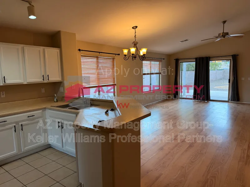 15819 W Yavapai St photo 4
