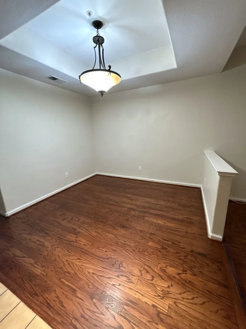 Lovely 3 bedroom/3.5 bath townhome in prime location! photo 4