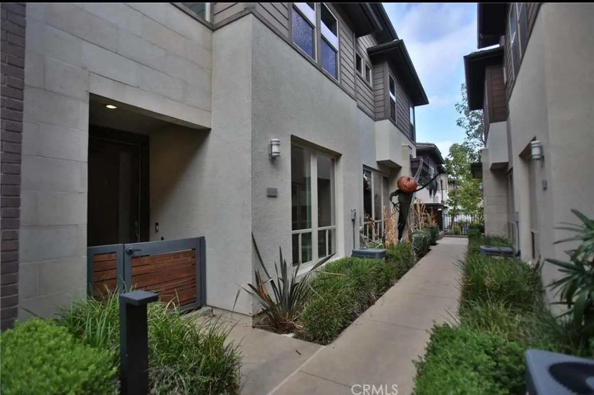 2478 Aperture Cir photo 4