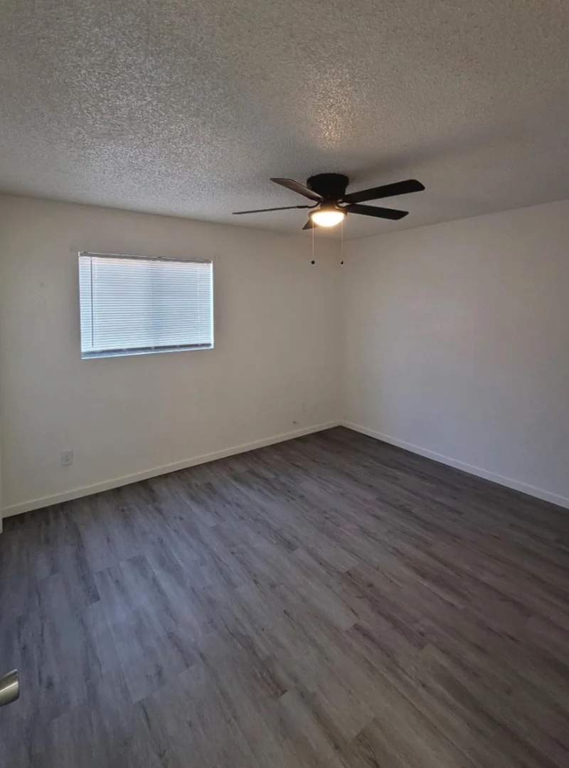 SPACIOUS and awesome home! Excellent floorplan! photo 5