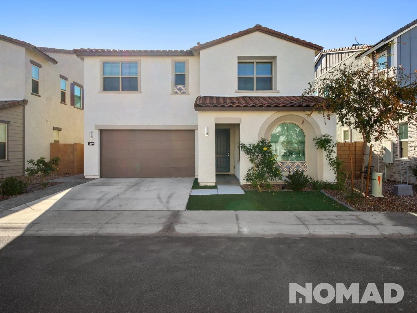 4 Bed / 3 Bath Single Family Home in Chandler photo 2