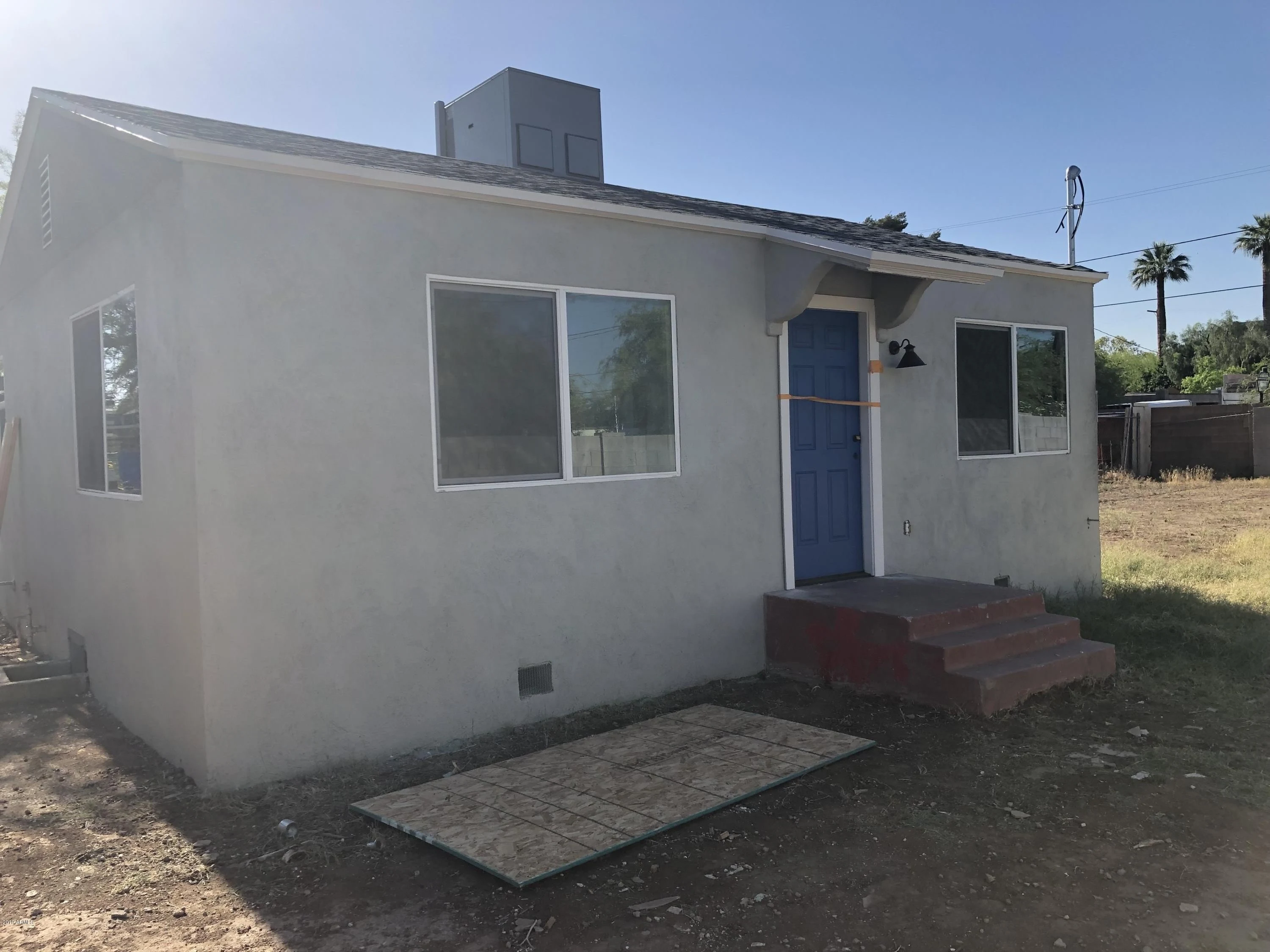 725 E Moreland Street photo 3