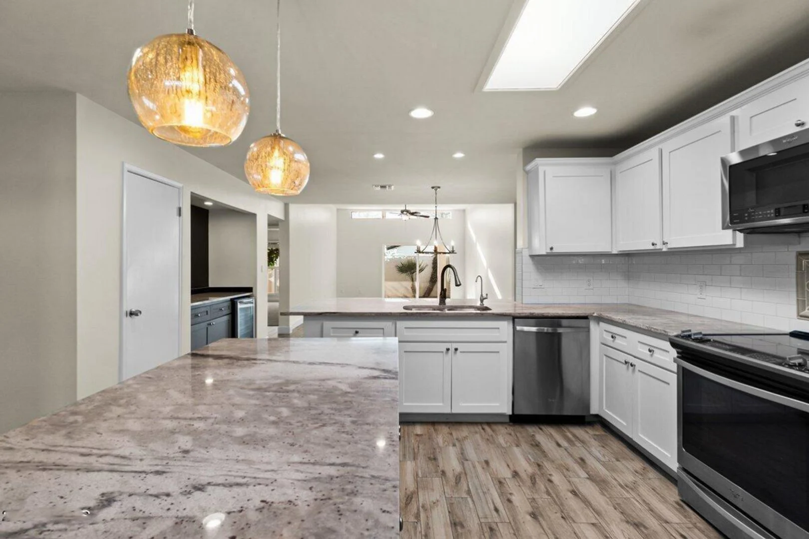 Gorgeous remodel at Sands Scottsdale!!  Like living at a Resort!!  PRIME Location!!  Ready October 1st!!   Great Storage, wonderful layout!!!  You will love this Beauty!! photo 2