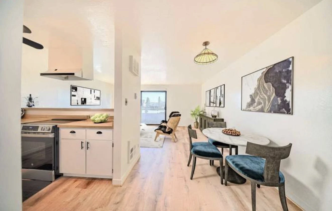 1 Embarcadero W Apt 160 photo 2