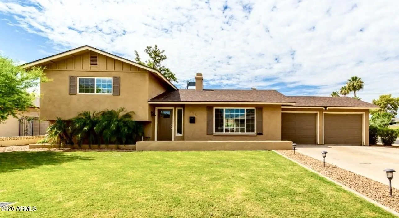919 E LA JOLLA Drive photo 2