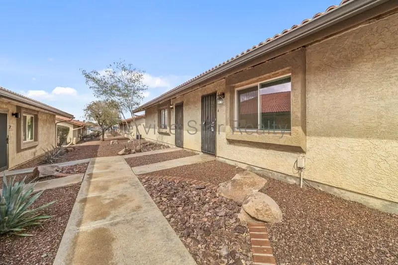 10210 N 7th Ave Phoenix, AZ 85021 photo 3
