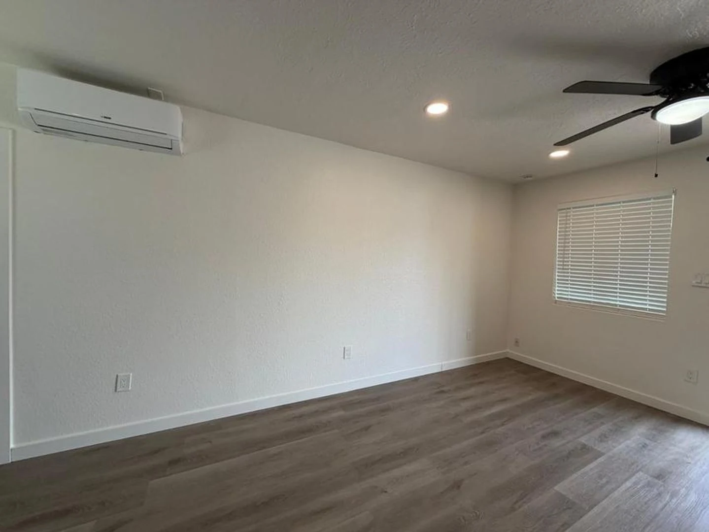 2 Bed 1 Bath Remodeled Unit in North Phoenix photo 4