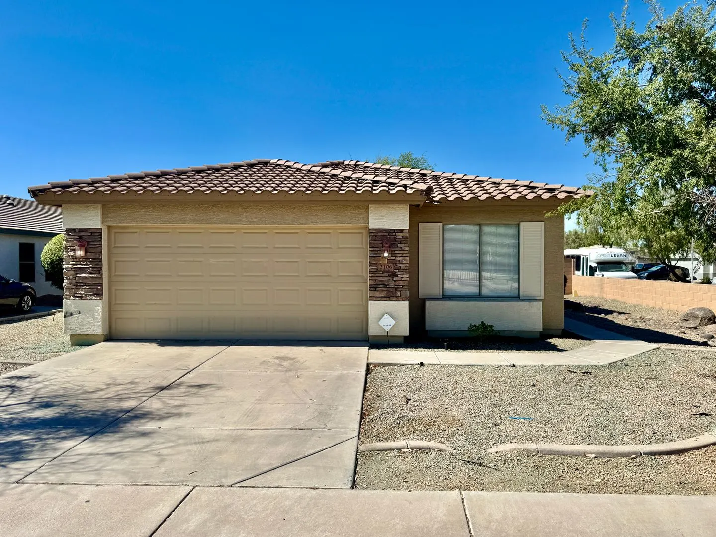 2106 W ALTA VISTA RD photo 2