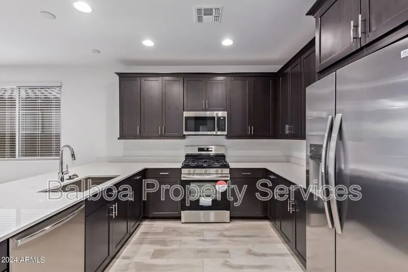 3063 E Hayfield Way photo 4