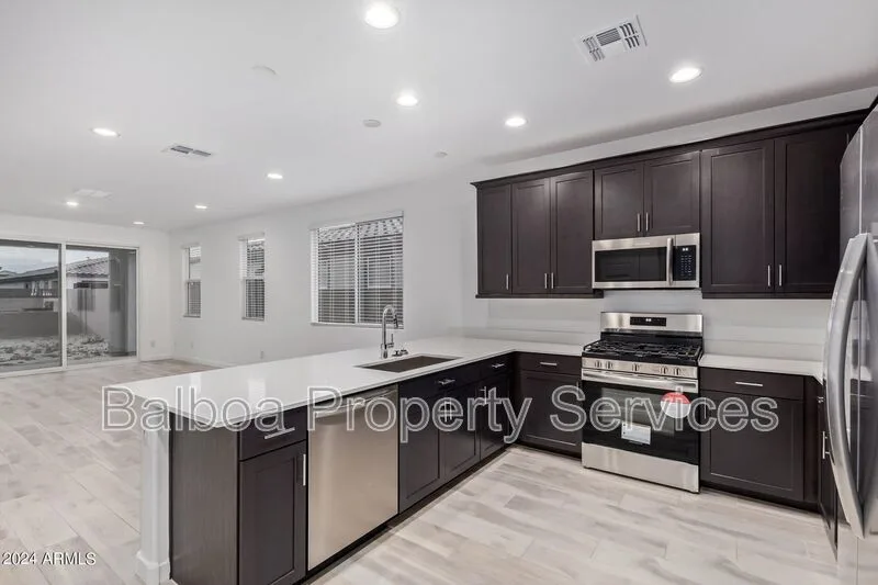 3063 E Hayfield Way photo 5
