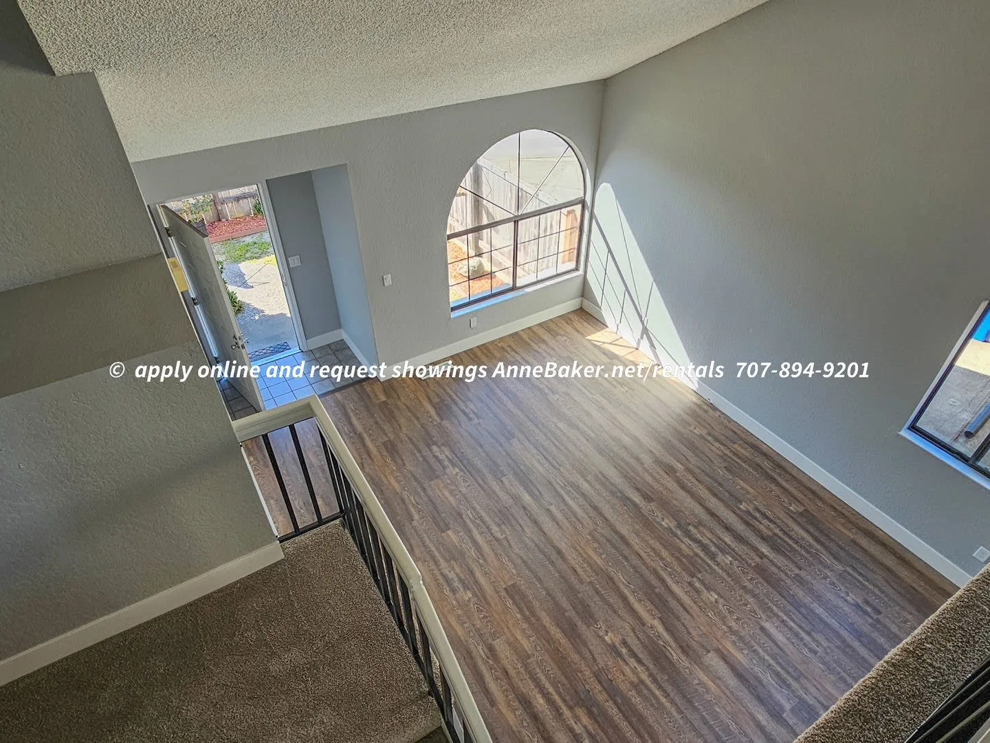 Newly Updated - New Appliances, Flooring, Fixtures - 3-car Garage - Windsor photo 5