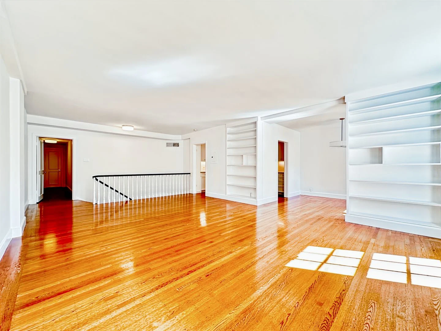 Elegant  Spacious 2BD/2BA 2 photo 2