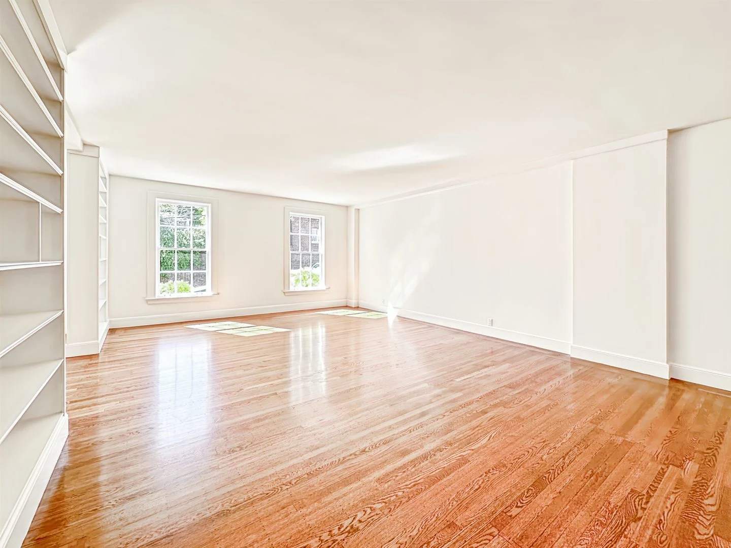 Elegant  Spacious 2BD/2BA 2 photo 4