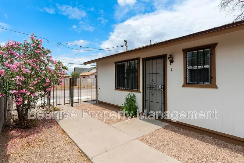 1324 E Taylor St Phoenix, AZ 85006 photo 2