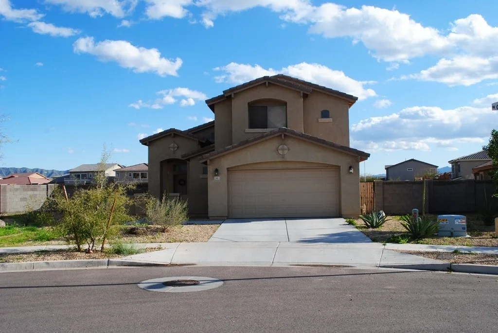 Charming 4 Bed 3 Bath Laveen Home !! photo 3
