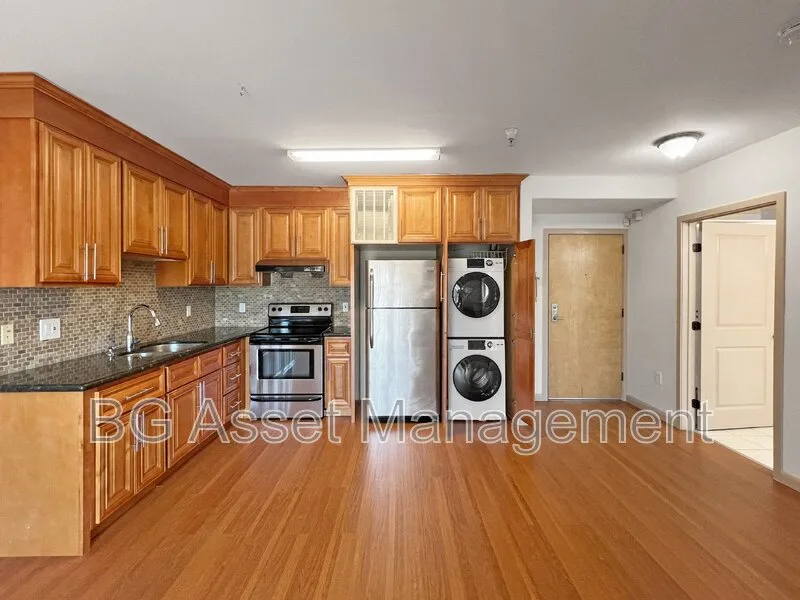 1459 MacArthur Blvd photo 5