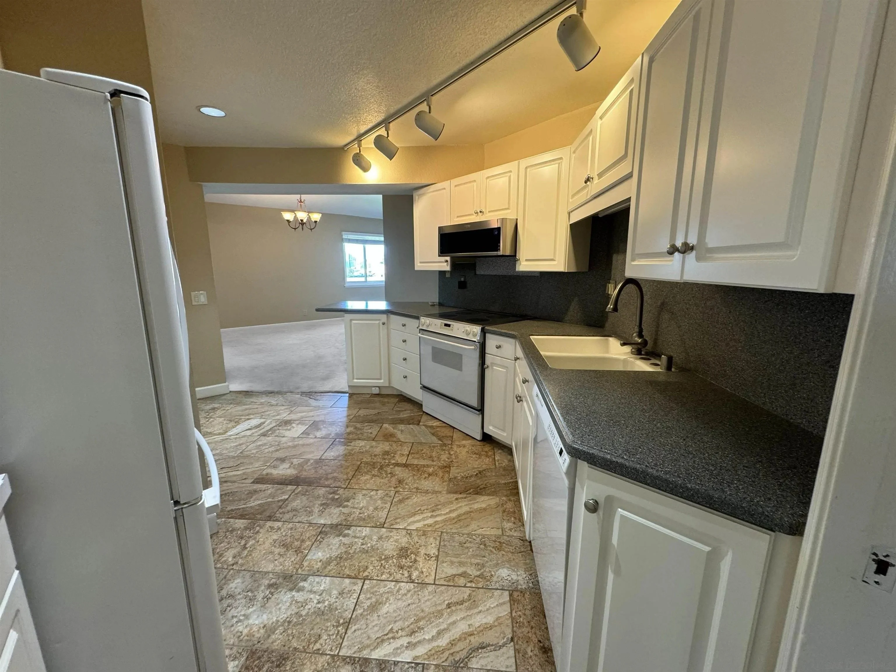 2920 Union Street photo 4