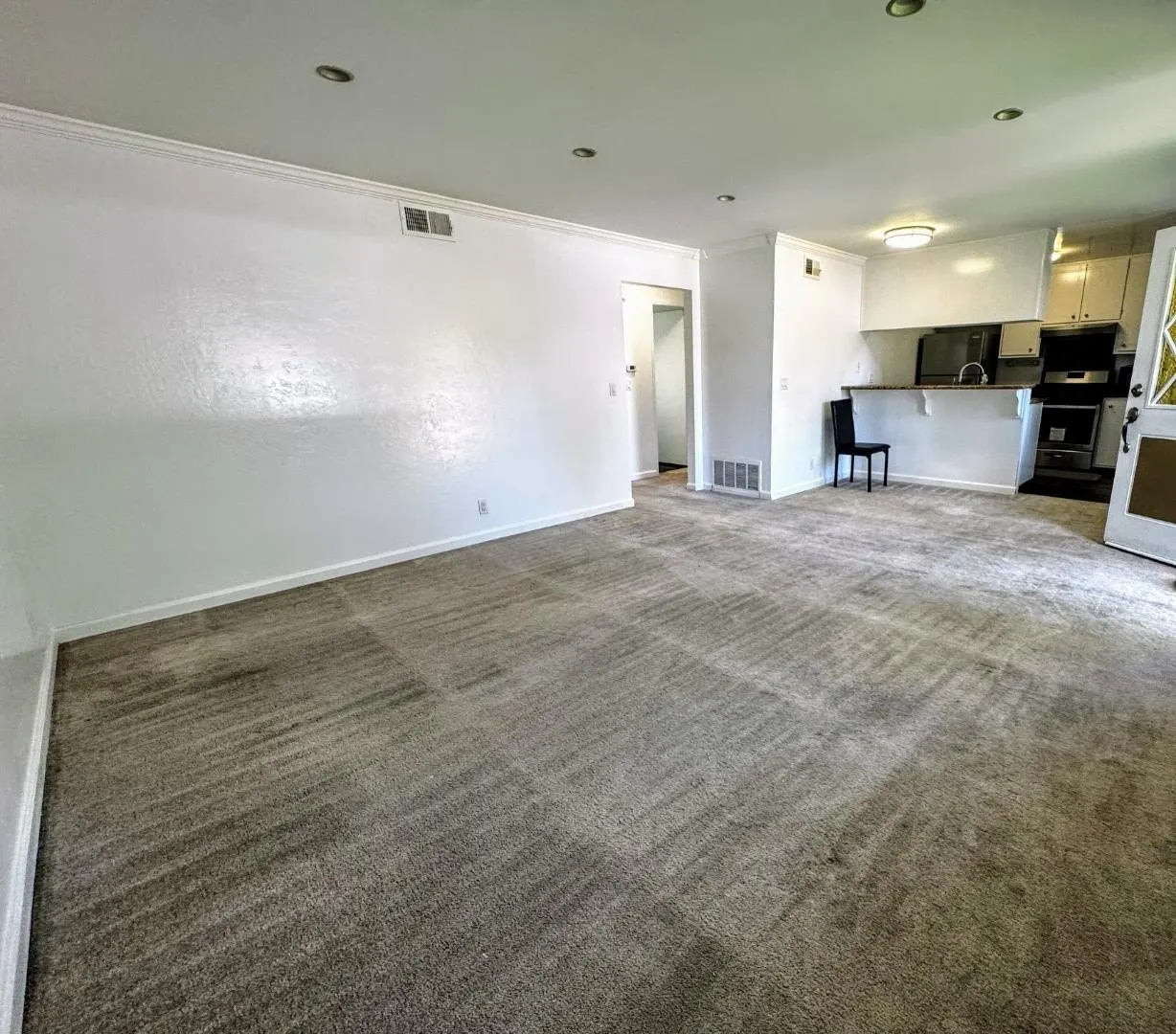 2116 Eric CT 1 photo 2