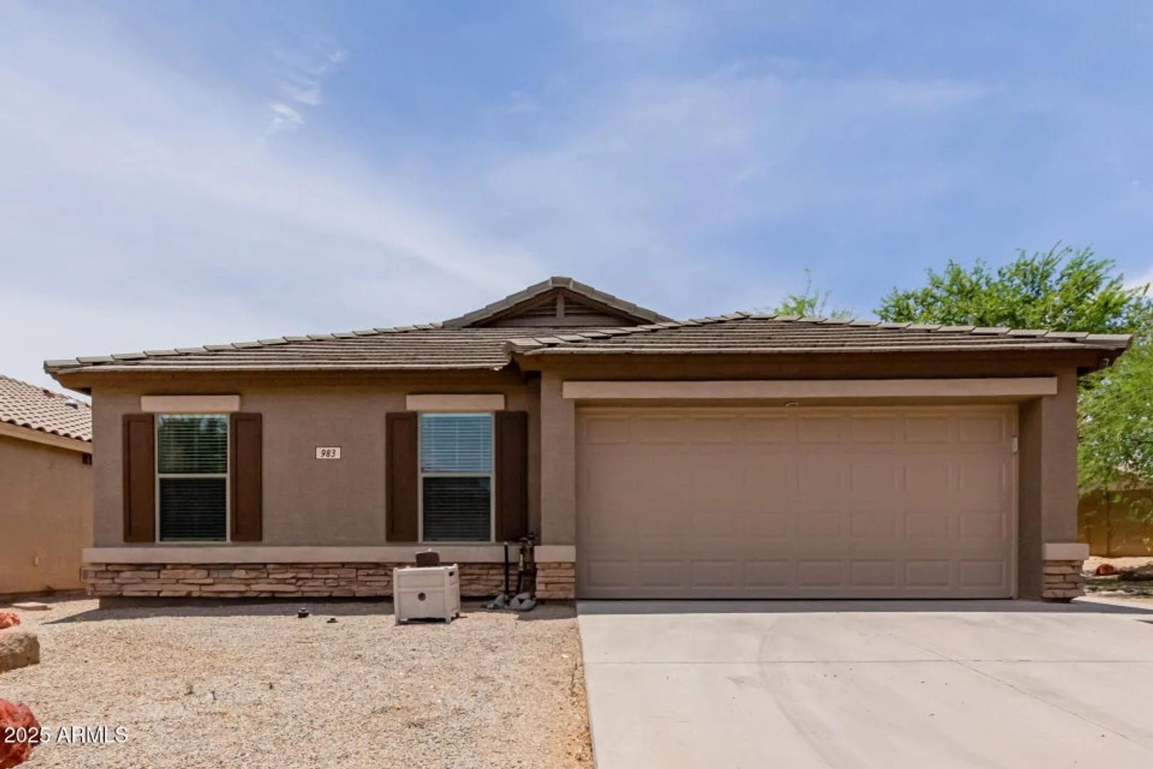 983 E Palomino Way photo 3
