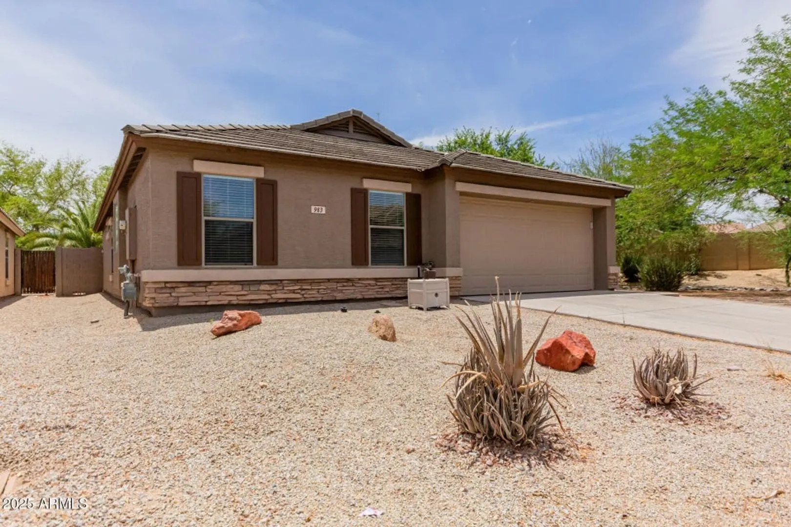 983 E Palomino Way photo 4