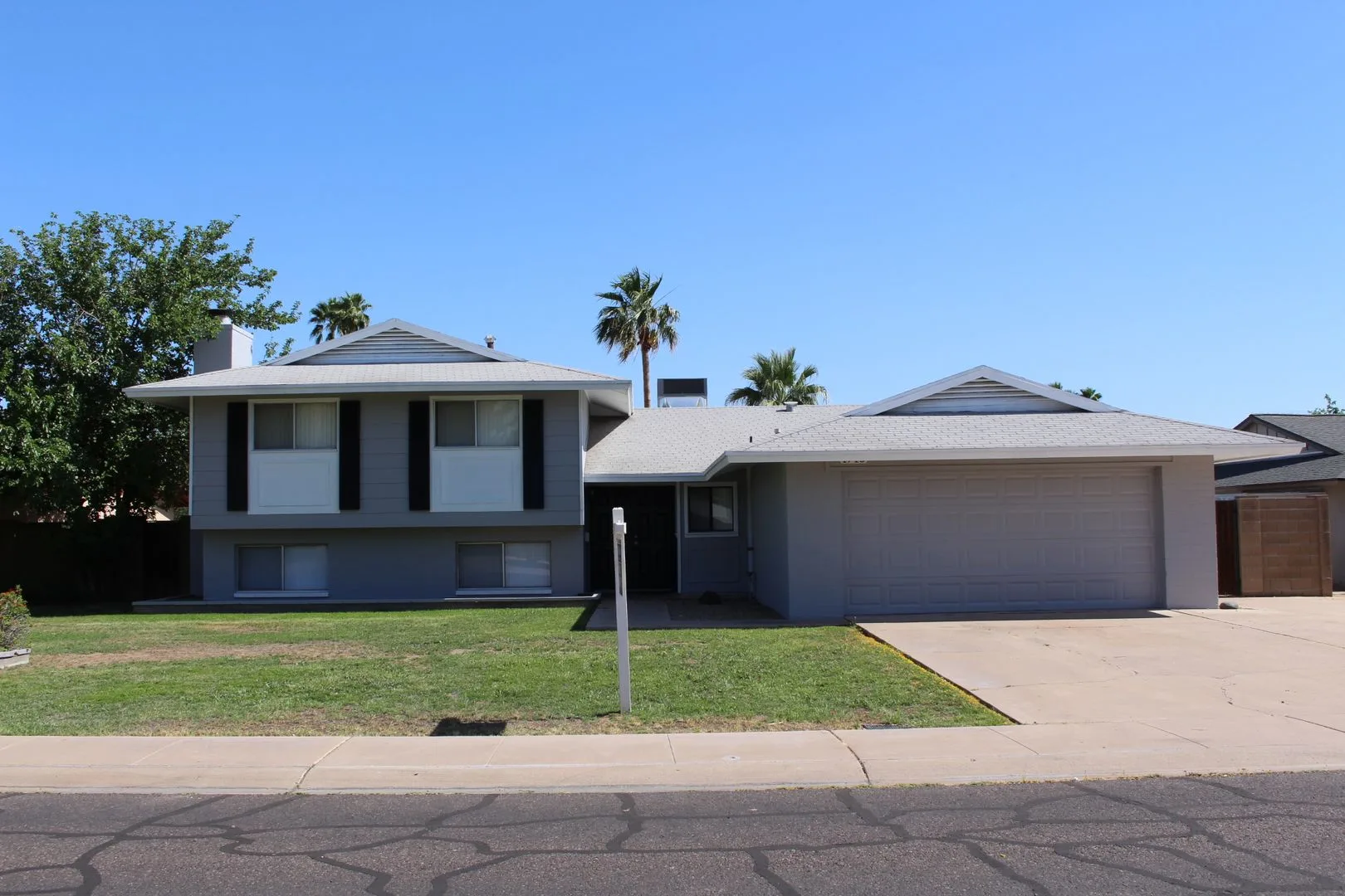 Spacious 5 Bedroom Tri-level home