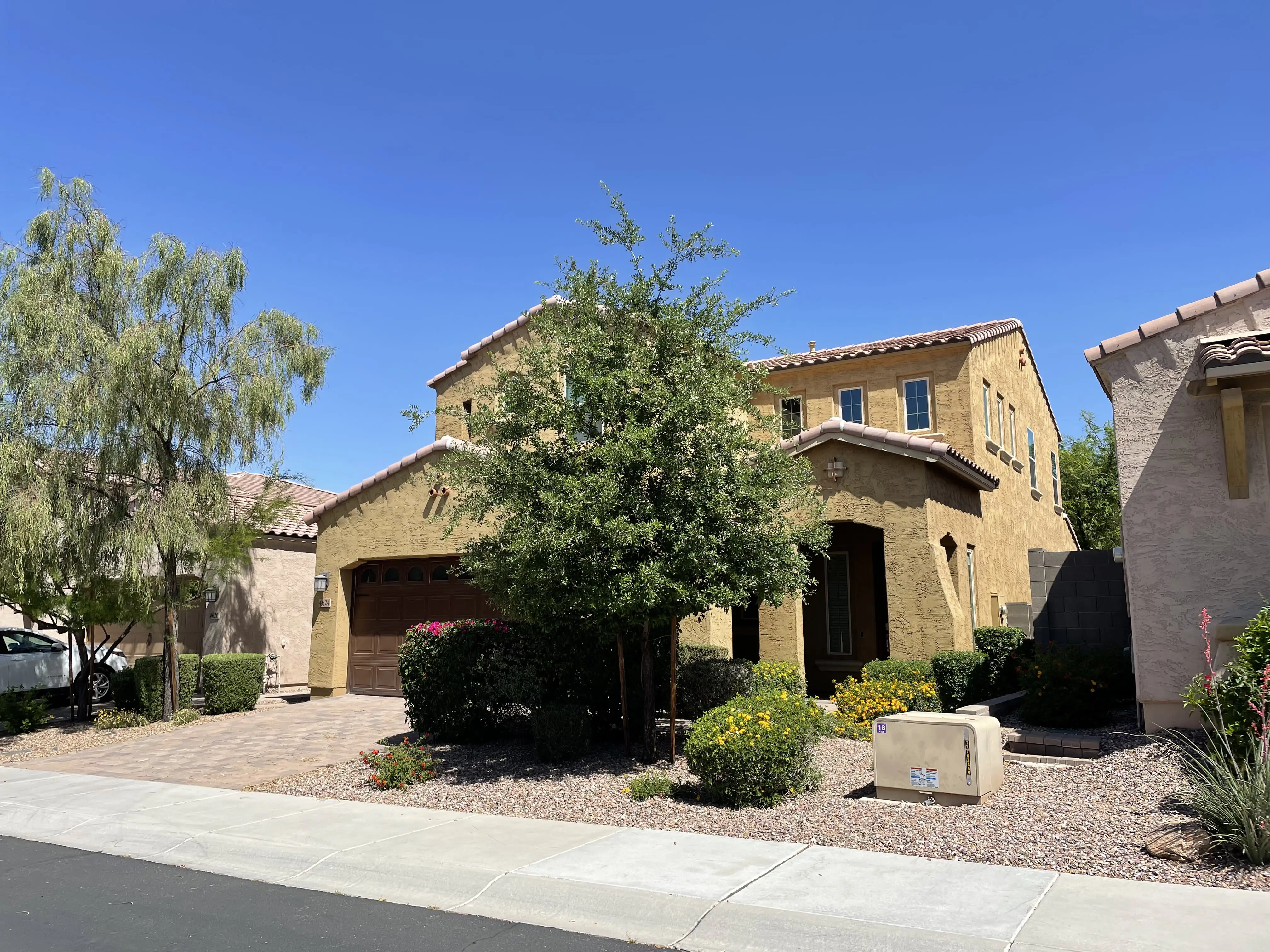 4624 E Vista Bonita Dr photo 3