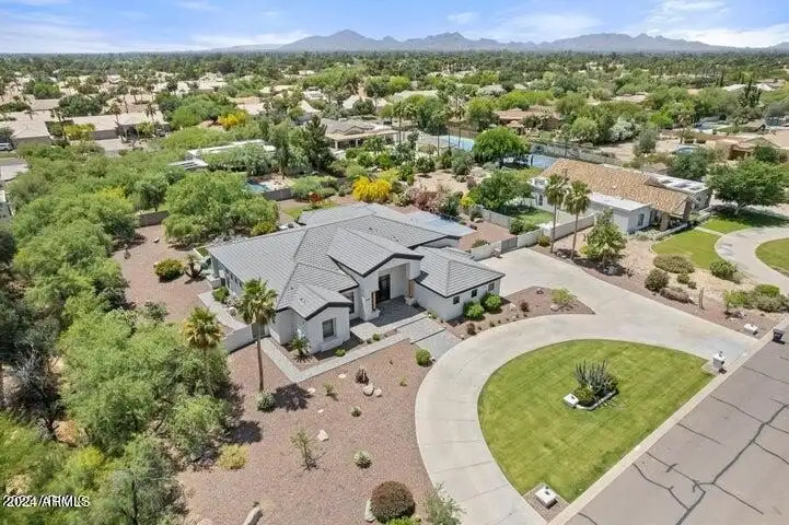 8645 E Wood Dr Scottsdale, AZ 85260 photo 3